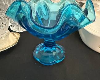 Vintage LE Smith Ruffled Blue Bowl