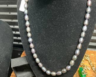 Peacock pearls, earrings