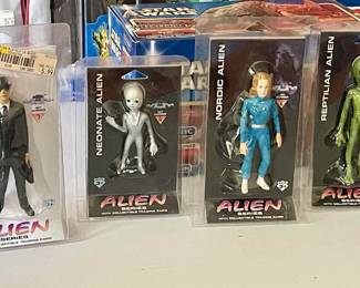 Alien Series Figures with Trading Cards 