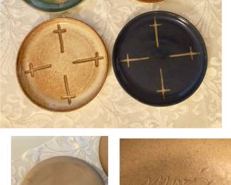 Jane Gordon Martz Marshall Studio MCM Cross Ceramic Art Pottery 4 Plates
