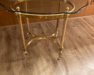 Vintage Hollywood regency scalloped oval glass brass end table