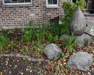 1064Front Yard