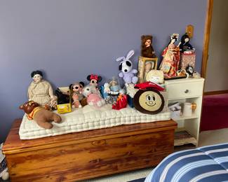 Lots of old toys and dolls and a couple nice cedar chests