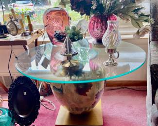 Urn shaped pedestal table....AKA....fish bowl style table