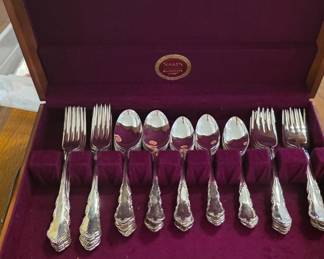 Reed & Barton Dresden Rose 61 pc set in presentation box 