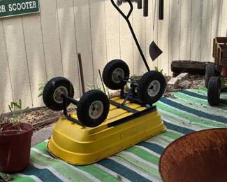 4 wheel yellow wheel barriw