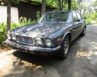 1986 Jaguar XJ6 (Clear Title) Barn Find Has Set In Garage For 10 Years Untouched