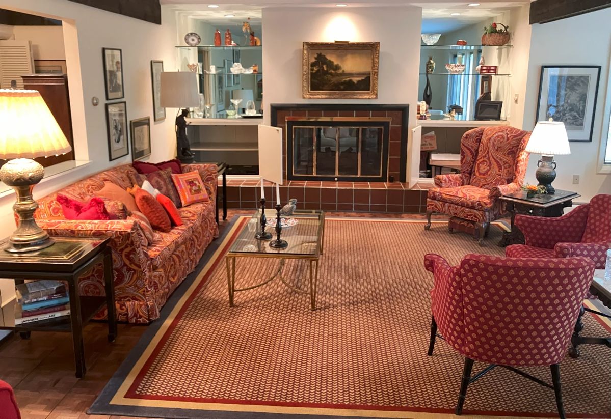 Family Room w/ 10'4"x 11'8" area rug; Goose Down Sofa etc...
