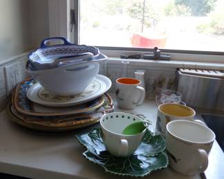 Kitchenware, plasticware