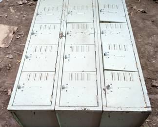 Metal Storage Locker With 12 Doors