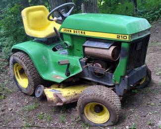 John Deere Lawn Tractor
