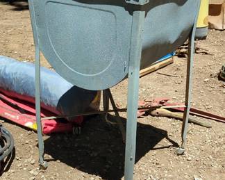 Galvanized Metal Wash Tub with Stand
