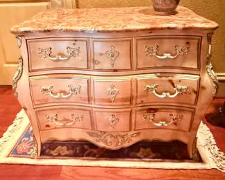Pulaski Furniture Corporation Chest of Drawers