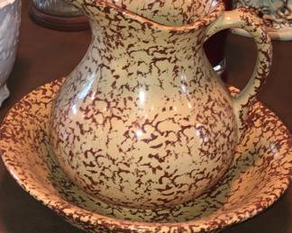 Robinson Ransbottom Pottery pitcher and basin set
