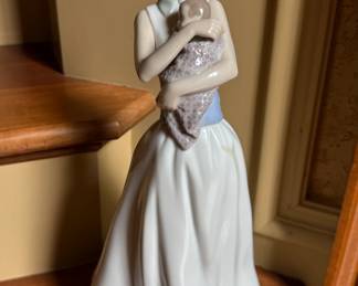 Nao by Lladro porcelain figurine "The Light of My Life"