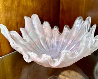 Murano pink opalescent glass bowl
