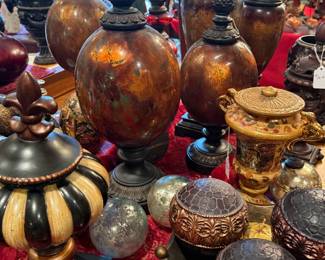 Assorted urns, vases and decor