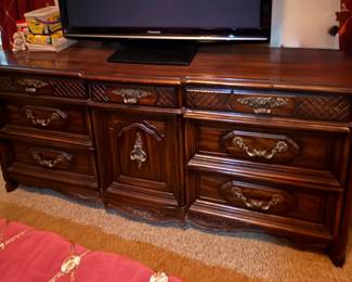 Thomasville Furniture Collection Dresser