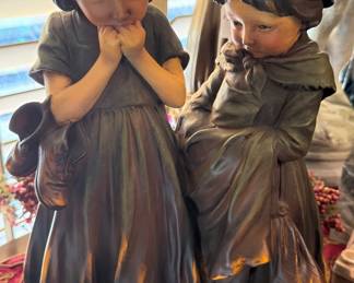 Expo Inc. "Portobello Market Sisters" garden statue