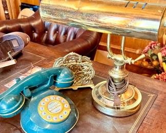 Knightsbridge retro style desk phone with brass letter holder and banker's lamp