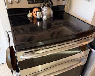 Oven and cooktop