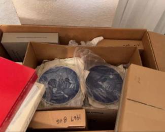 Mystery Lot Of Christmas Plates