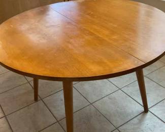 Kitchen Table With 2 Leaves