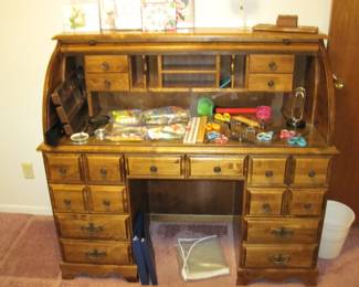 Roll Top Desk, Office Supplies/Sewing Supplies