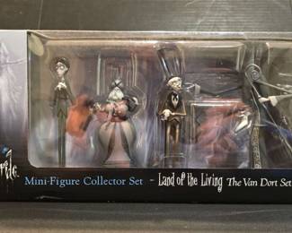 TA114CBMini Fig Van Dort Set NIB