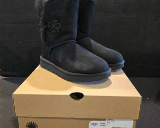 TA316UGG size six