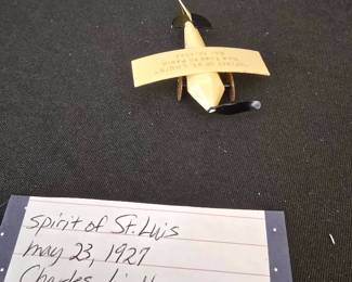 TA339The spirit of St Louis pin