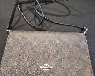 TA310Another Coach purse