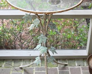 Metal Vine Table 