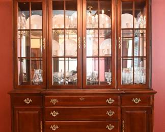 Stanley Furniture China Cabinet 
