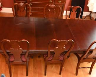 Stanley Furniture Formal Dining Room Table w/8 Chairs