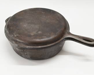 Vintage Unmarked Lodge Cast Iron Hinged Combo Cooker
