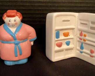 Vintage Salt And Pepper Shakers Lady In A Bathrobe Open Refrigerator 