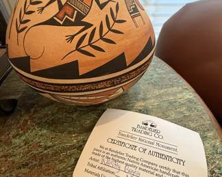 Navajo clay pot with Certificate of Authenticity 