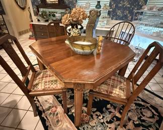 Dining table and 3 chairs 