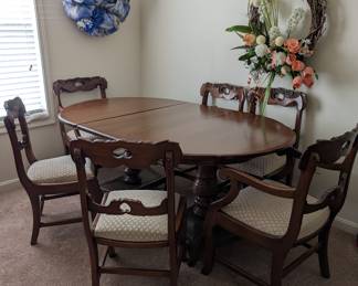 Davis dining room set- table, 6 chairs with leaf