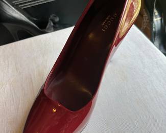 LIGHTLY USED GUCCI HEELS SIZE 37EU OR 6.5 US