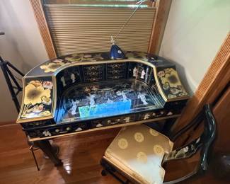 STUNNING DESK AND CHAIR