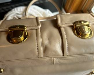 MARC JACOBS LEATHER BAG, VERY CLEAN, lightly used 
