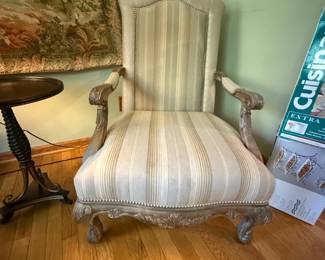 PAIR OF UPHOLSTERED CHAIRS