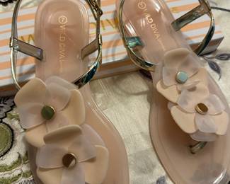 SIZE 7 SANDAL