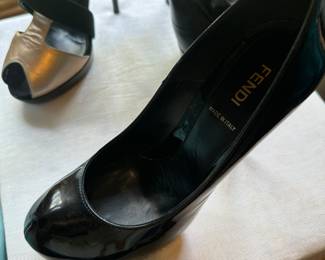 FENDI BLACK PATEN LEATHER HEELS SIZE 37.5 eu