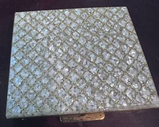 powder mirror compact