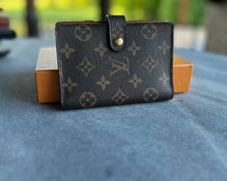 These authentic designer purses are brought to you by Kandyslux will only be available at the Thursday night preview. (615) 542-3068