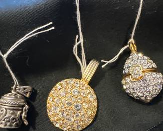 Pendants 