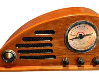 009 Crosley Collectors Edition Radio, Model CR 39 Working